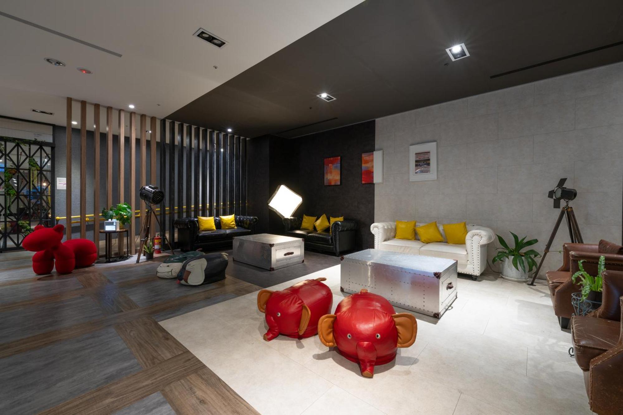 Ningcui Business Hotel ไถจง ภายนอก รูปภาพ