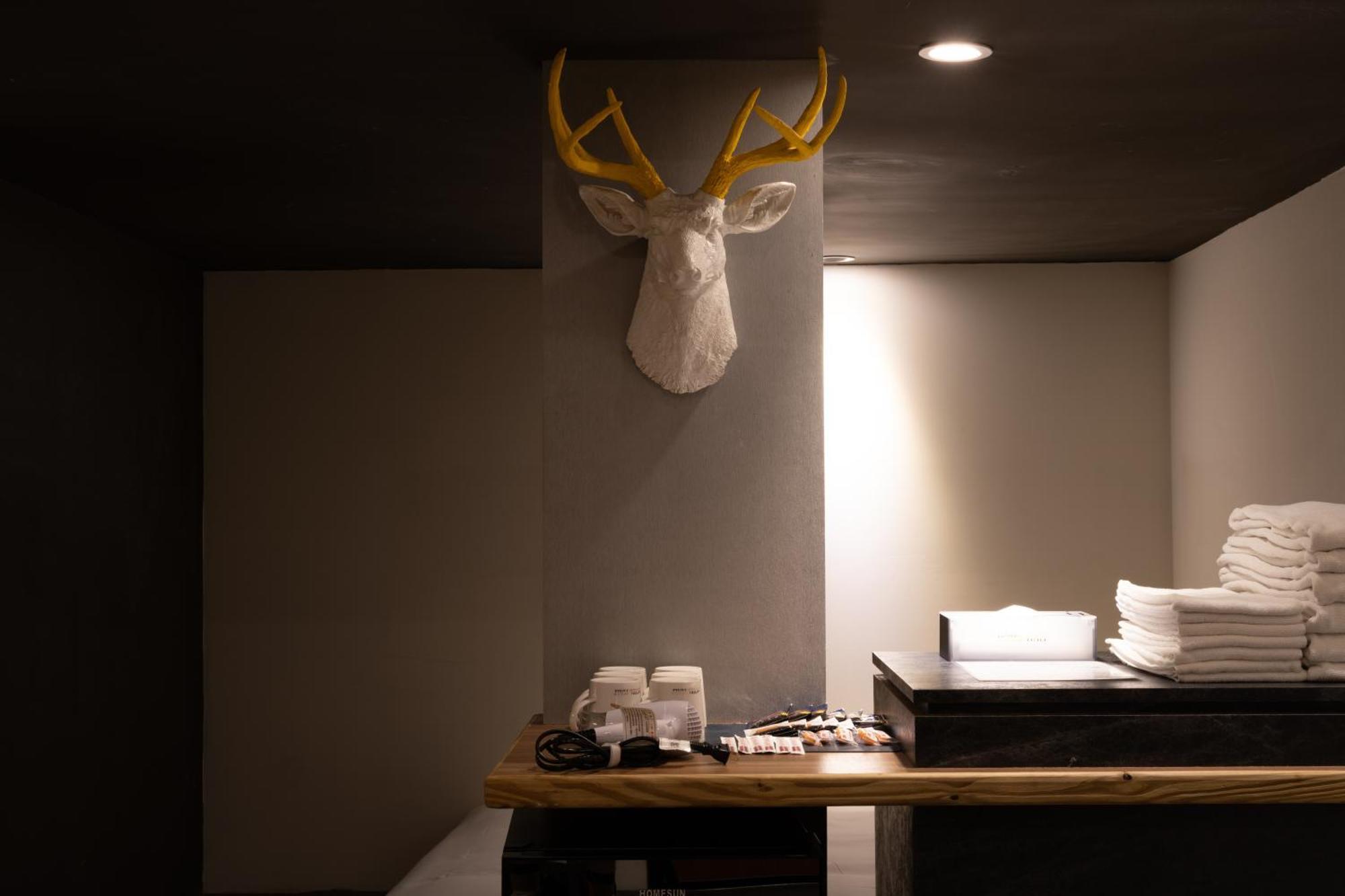 Ningcui Business Hotel ไถจง ภายนอก รูปภาพ