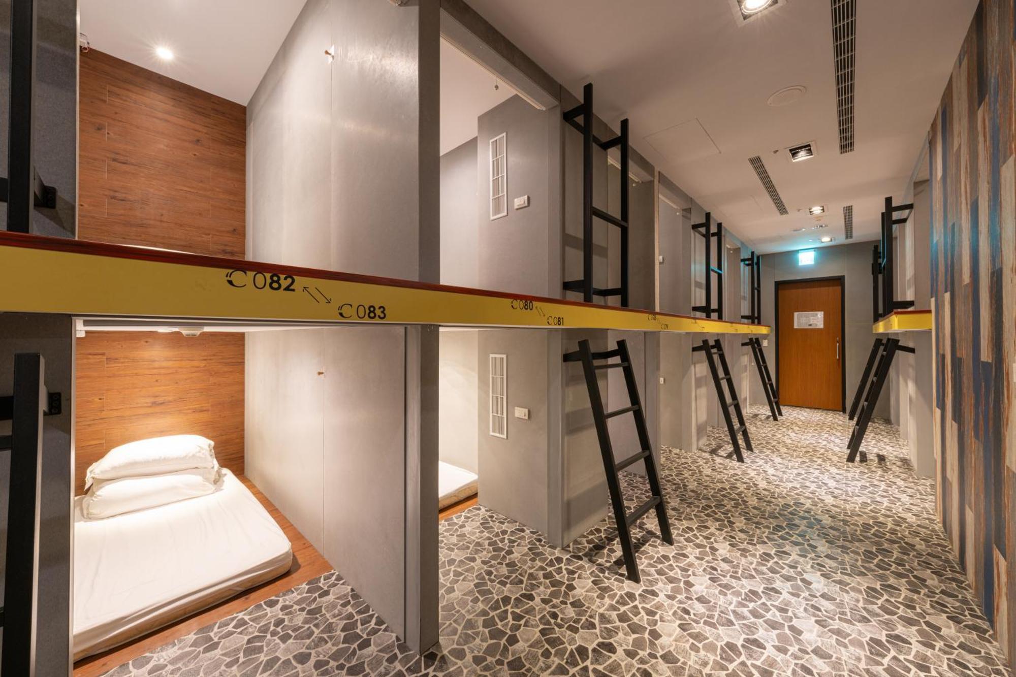 Ningcui Business Hotel ไถจง ภายนอก รูปภาพ