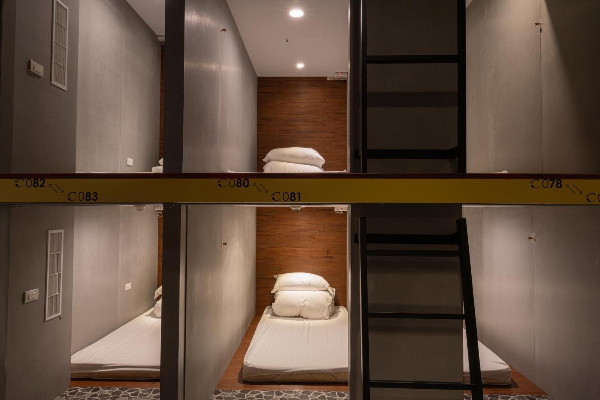 Ningcui Business Hotel ไถจง ภายนอก รูปภาพ