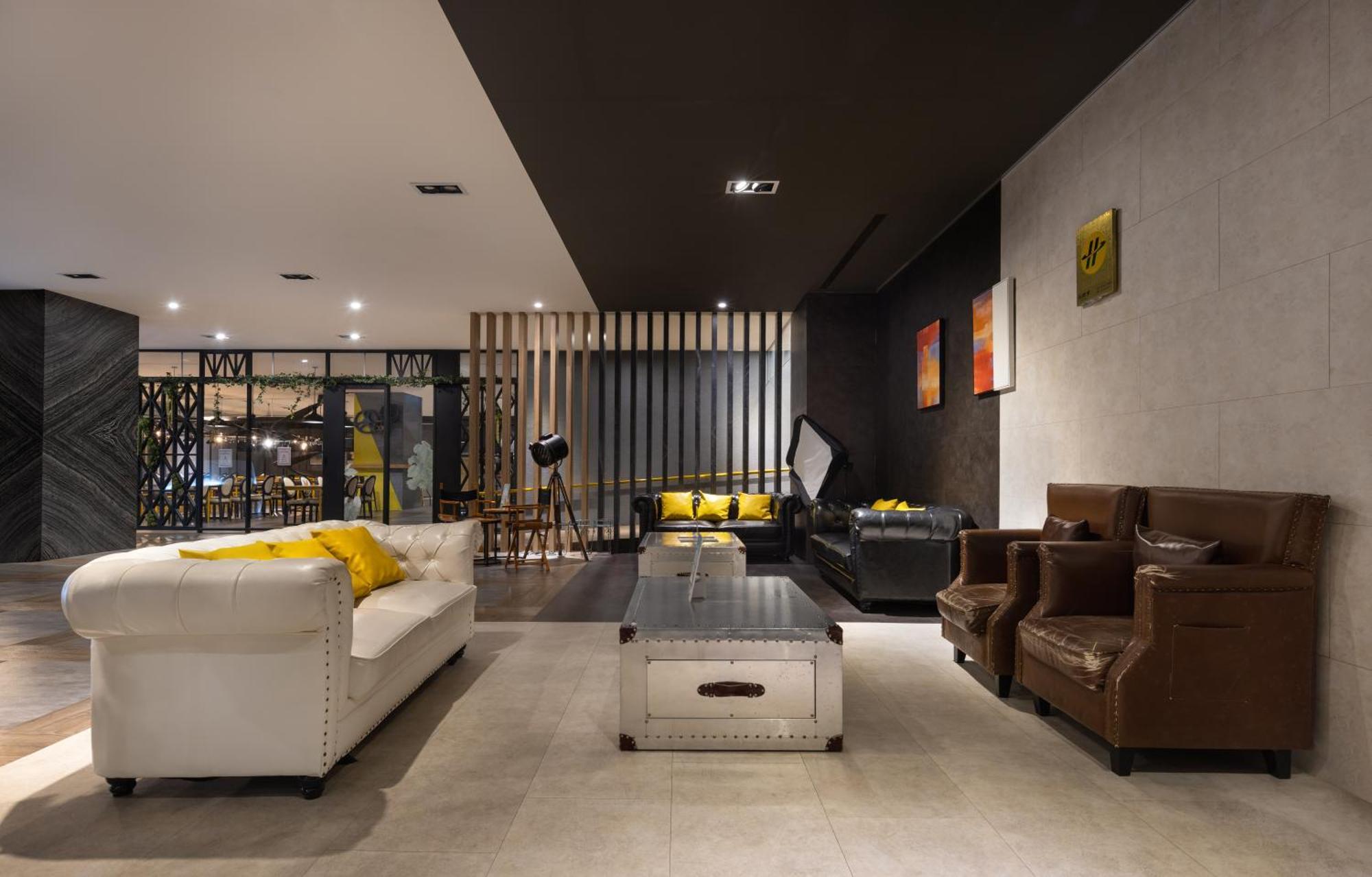 Ningcui Business Hotel ไถจง ภายนอก รูปภาพ