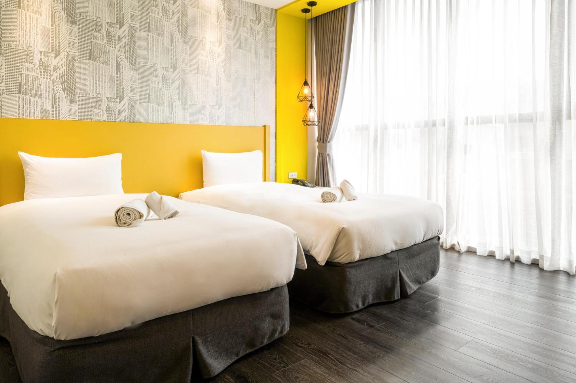 Ningcui Business Hotel ไถจง ภายนอก รูปภาพ